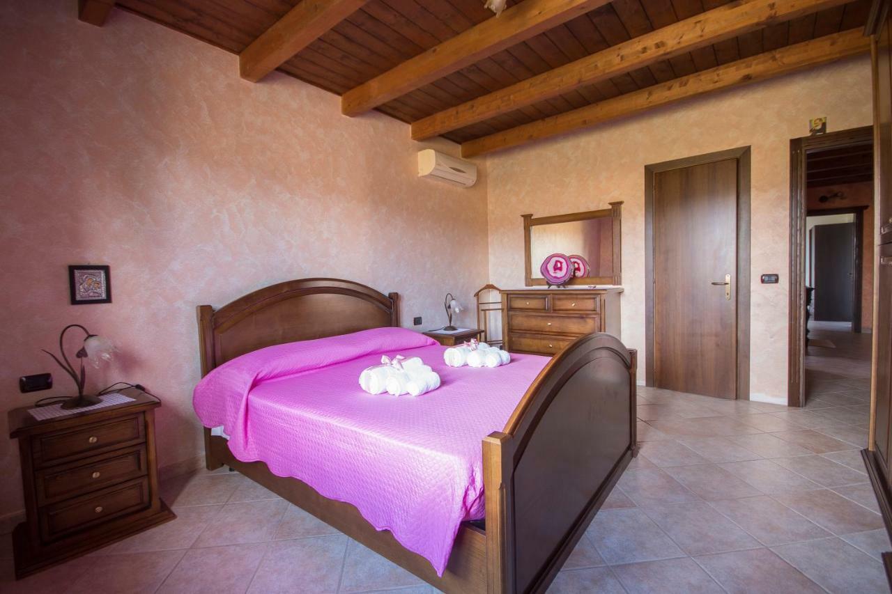 Casa Vacanza Il Mandorlo Domusnovas Kültér fotó