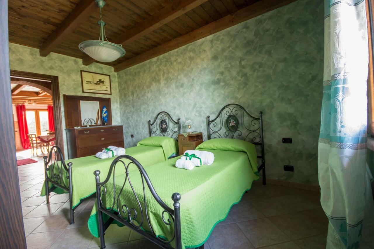 Casa Vacanza Il Mandorlo Domusnovas Kültér fotó